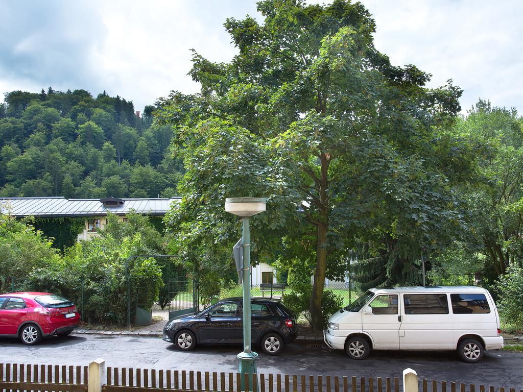 Lyra Apartments Karlovy Vary Room photo