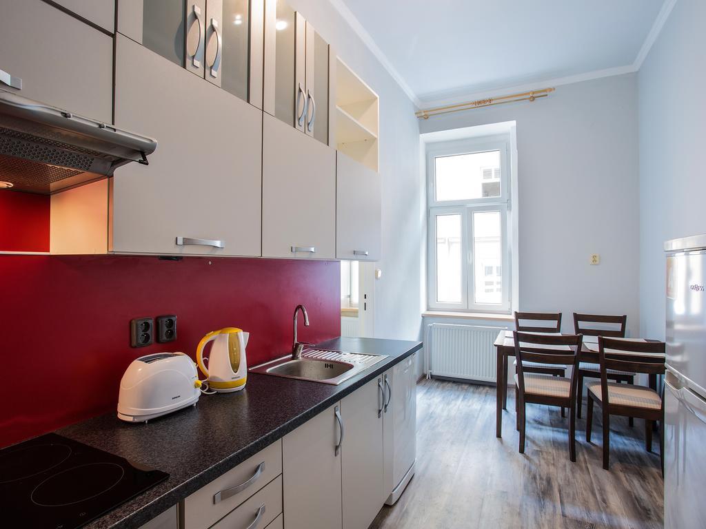 Lyra Apartments Karlovy Vary Room photo