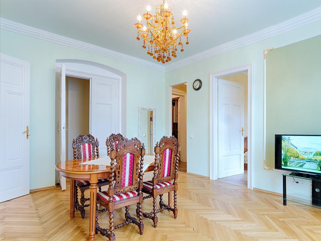 Lyra Apartments Karlovy Vary Room photo