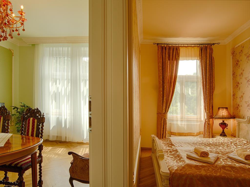 Lyra Apartments Karlovy Vary Room photo