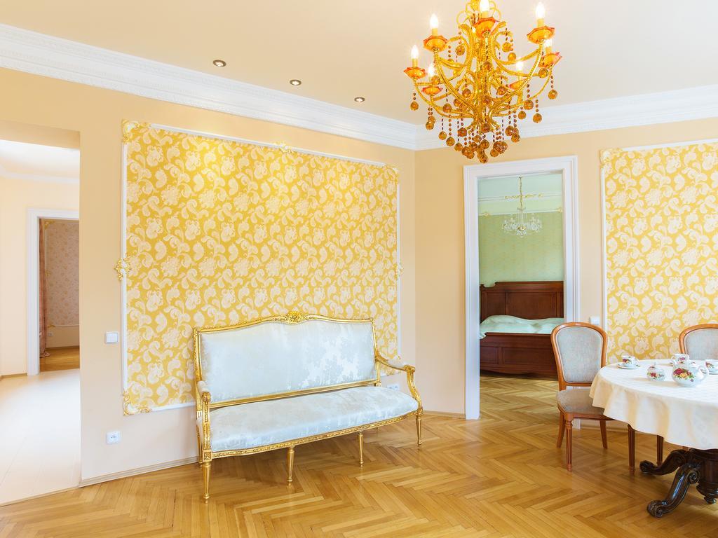 Lyra Apartments Karlovy Vary Room photo