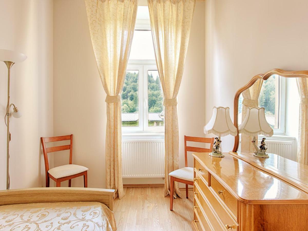 Lyra Apartments Karlovy Vary Exterior photo