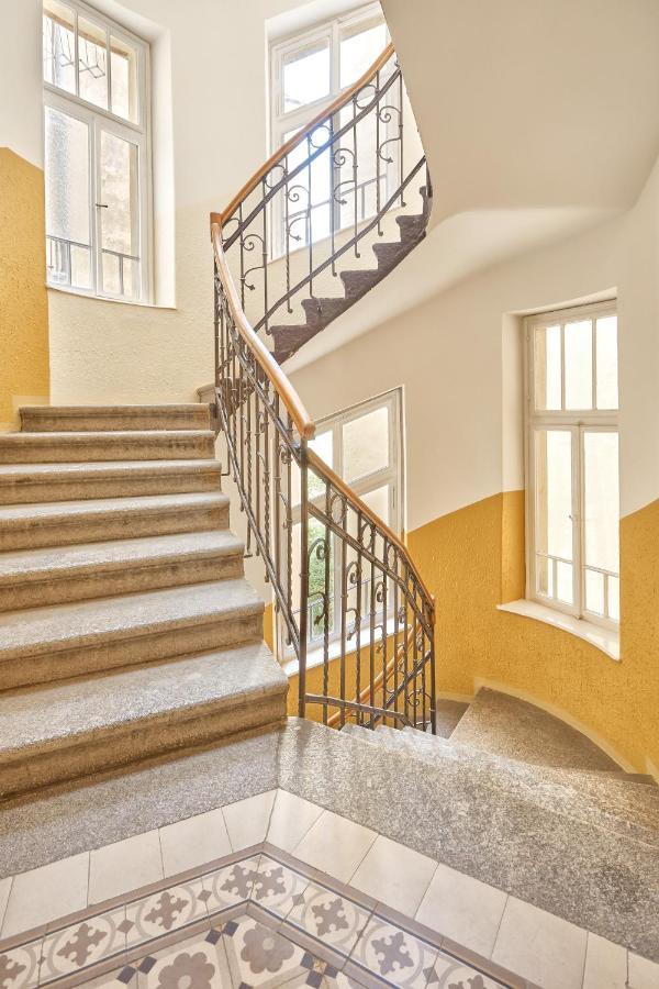 Lyra Apartments Karlovy Vary Exterior photo